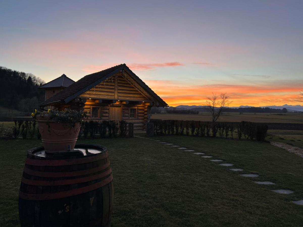 Vila Hiska Ulala Dob Exteriér fotografie